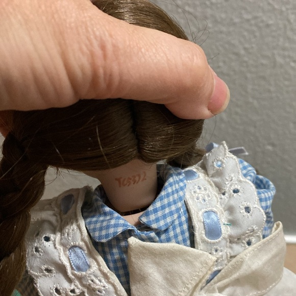 Limited edition Ashton Drake Wizard of Oz porcelain dolls. - Picture 8 of 9